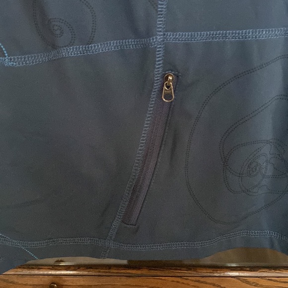 Avia Running/First Layer Top - Size Large - Picture 3 of 6